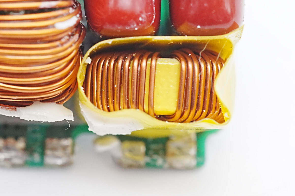 倍思氮化镓120w充电器拆解,倍思65w氮化镓红色版充电器拆解