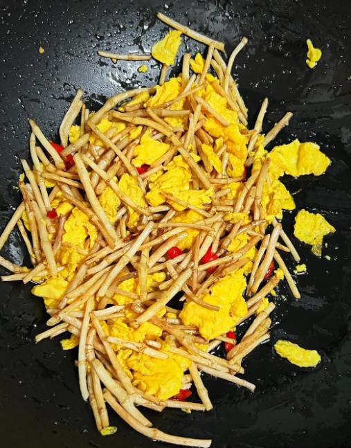 小孩咳嗽寒痰食疗法,咳嗽煎蛋食疗法