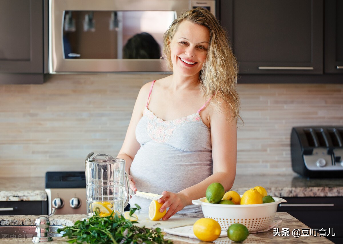 还在因为孕吐难受不已？这10种食物有效缓解孕吐，妈妈们快试试