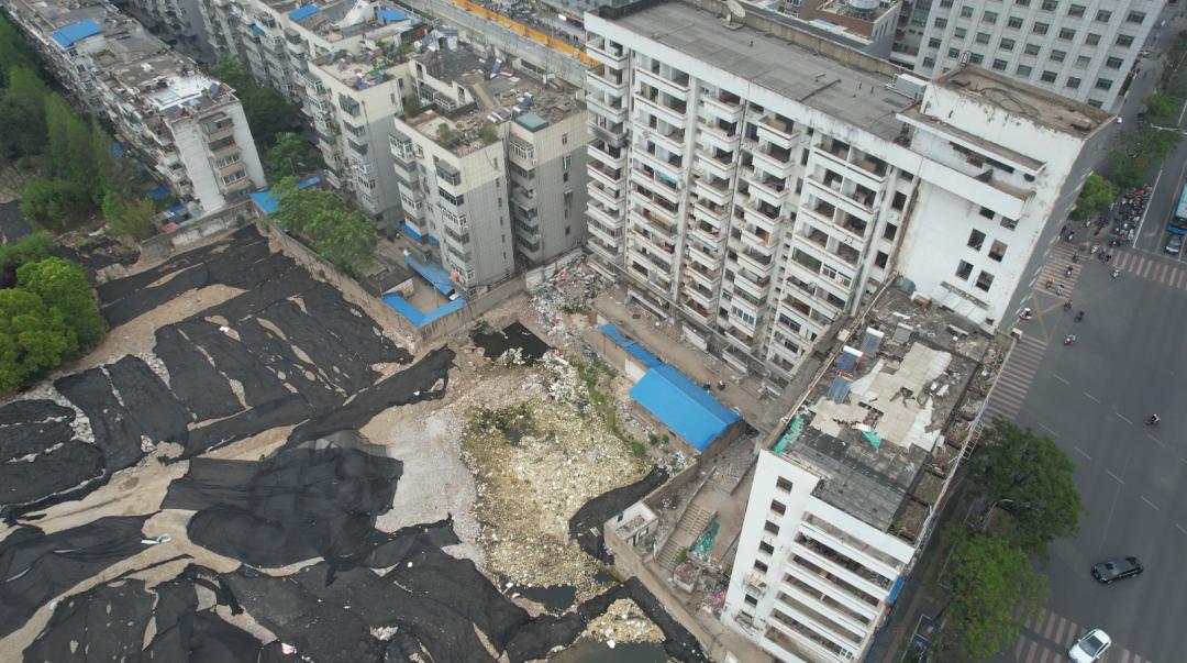 实探商圈现状,实探国贸旁废弃烂尾楼