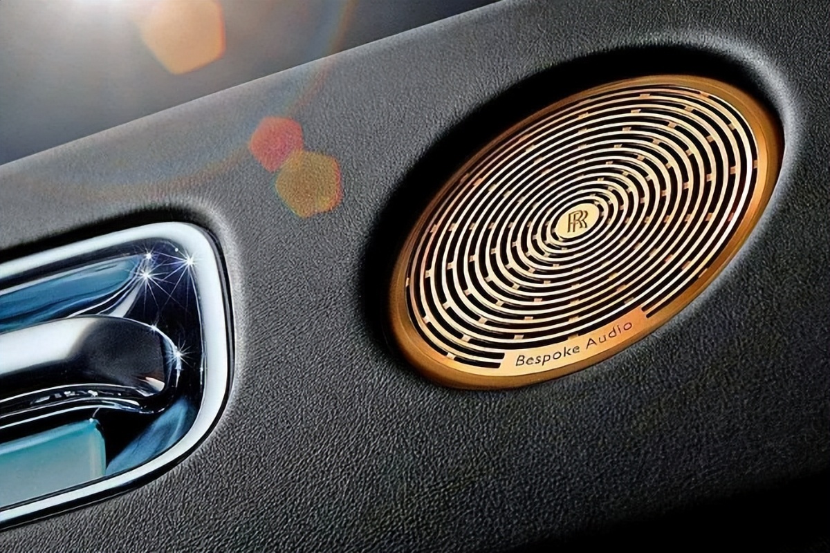 车载音响是原装的好还是改装的好,改装一套中等的车载音响多少钱