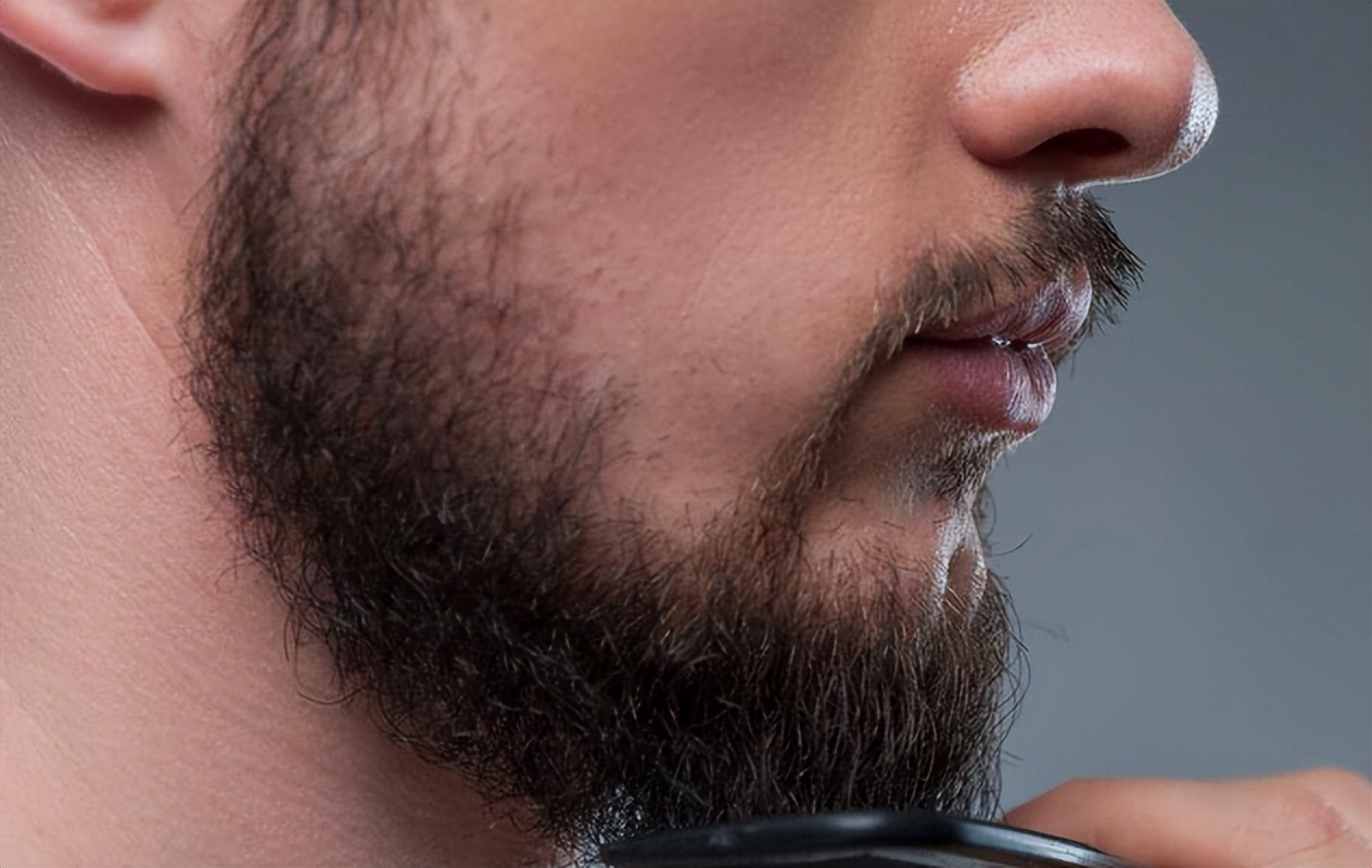 男人胡子长意味的什么,男人胡子长得快是什么病