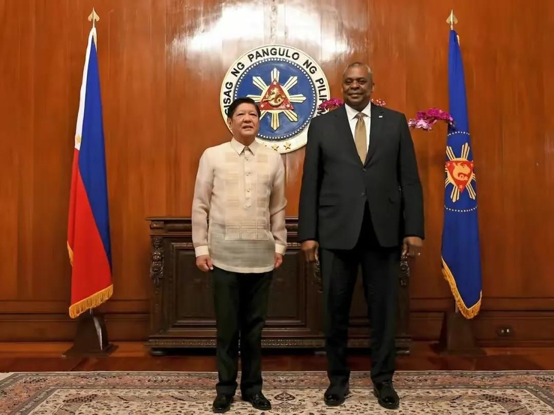 我国歼16战机拦截美战机视频,歼16南海拦截美侦察机