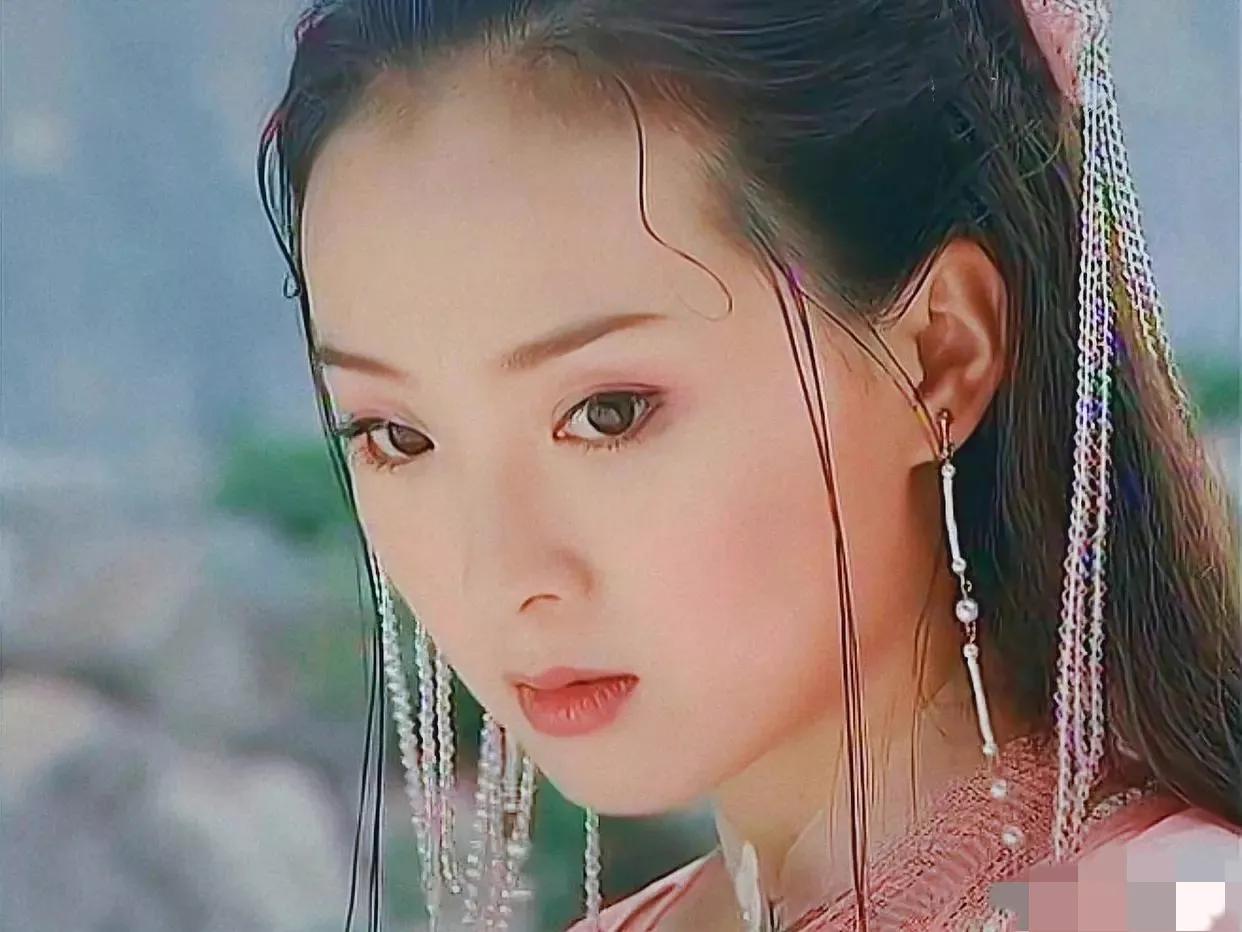 刘亦菲宋轶蓝色礼服,刘亦菲和宋轶谁更美