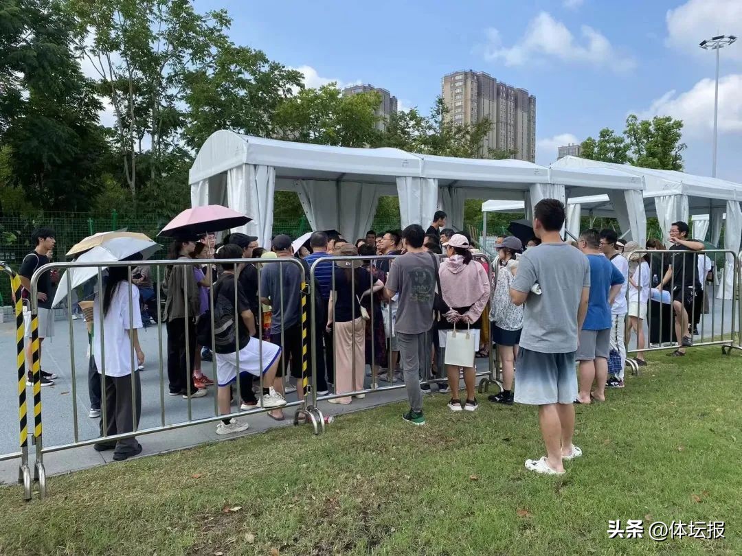 网上购票能换纸质票嘛,网上购票用不用换纸质票