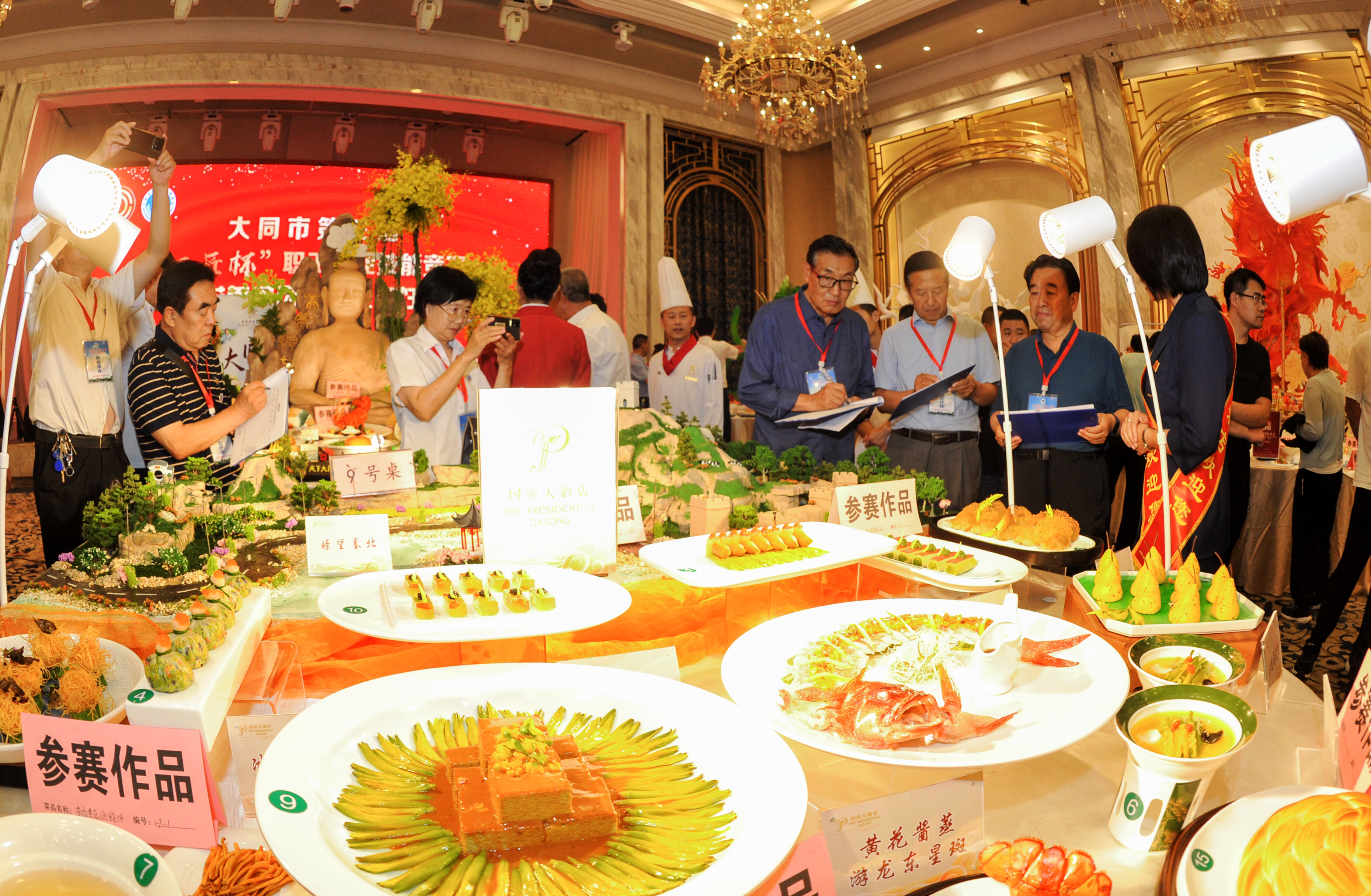 盛宴九宫格,盛宴1580元一桌菜谱