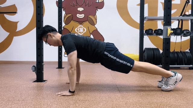 改善圆肩驼背的瑜伽体式,改善圆肩驼背的健身动作