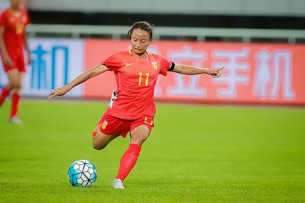 中国女足铿锵玫瑰第一次夺冠,铿锵玫瑰女足女将