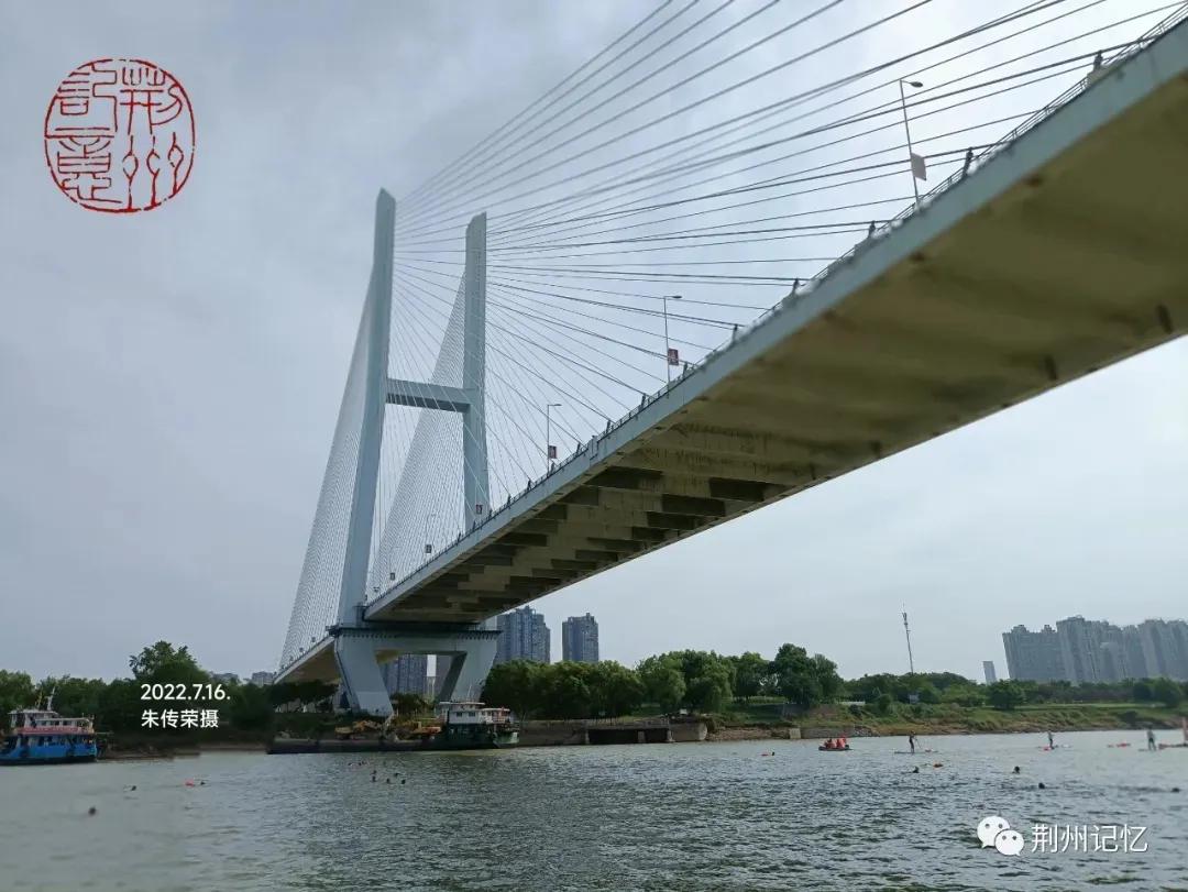 荆州新建两座长江大桥,荆州长江大桥的真实事件