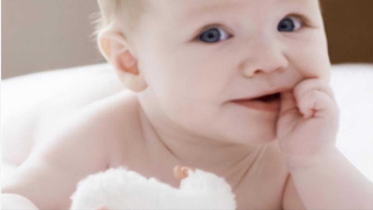 新生儿一直打嗝放屁不睡觉,新生儿一直打嗝不睡觉是什么原因