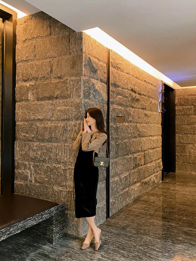 这双高跟鞋太美了，让我的脚香香哒。