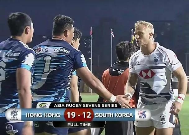 外国故意借香港运动员参赛时播错*歌国**贬损我们，必须警惕并反制