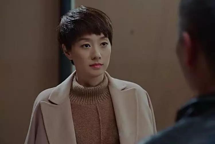 女子酒后说“想要男人”四个闺蜜，立马安排，女子被轮奸！