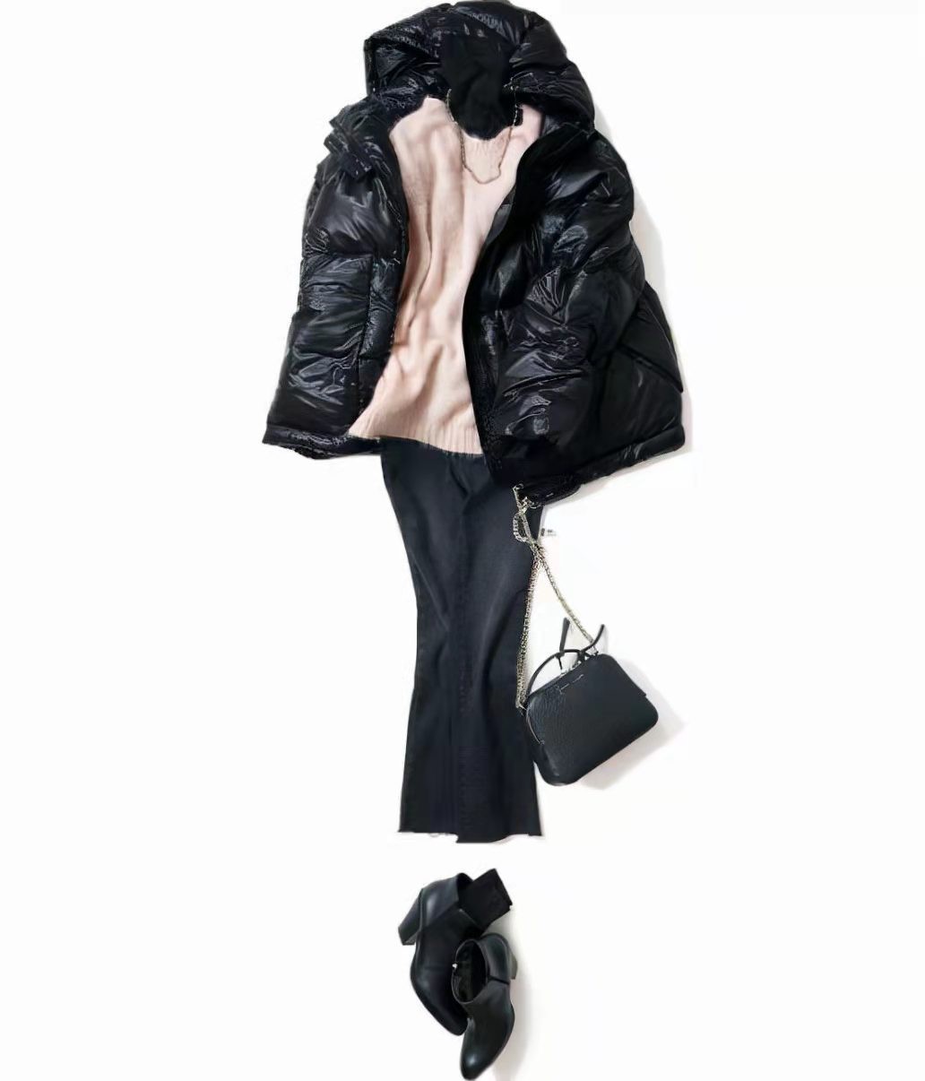 羽绒里面可以穿黑的吗,羽绒要贴身穿