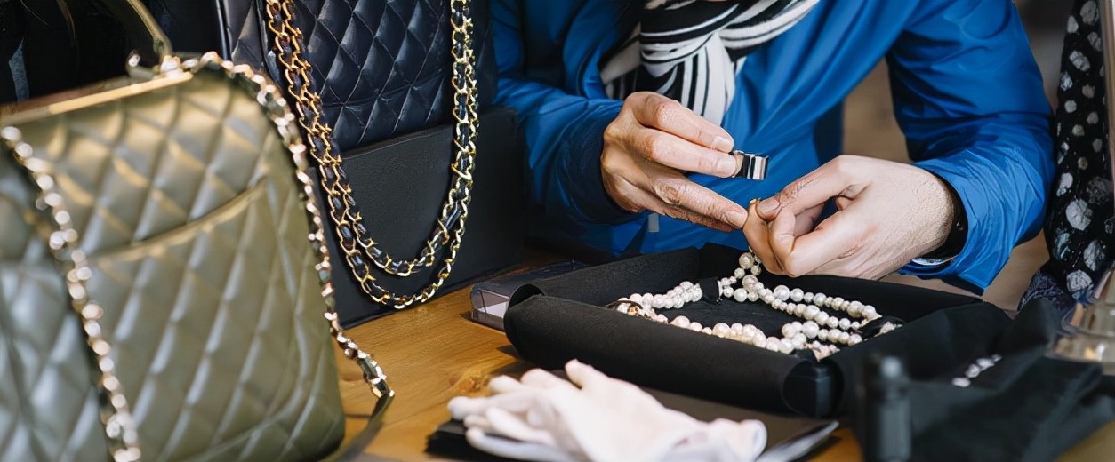 奢侈品鉴定师薪资,如何成为一名奢侈品鉴定师