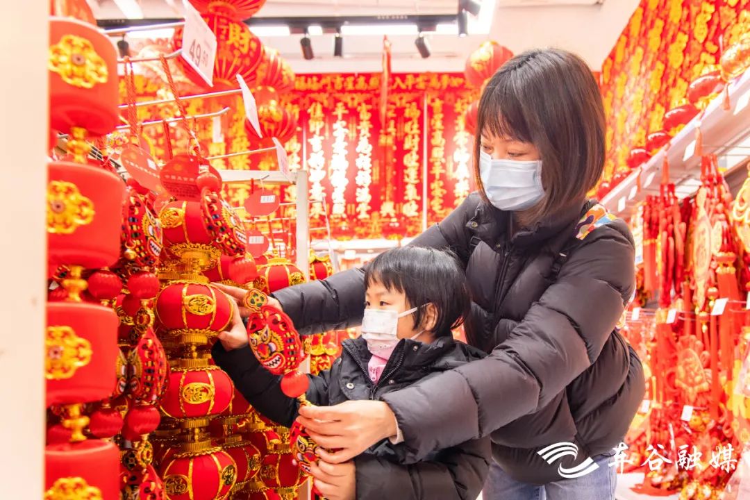 华灯盛景冰雪季“燃”动车谷最“靓”中国年