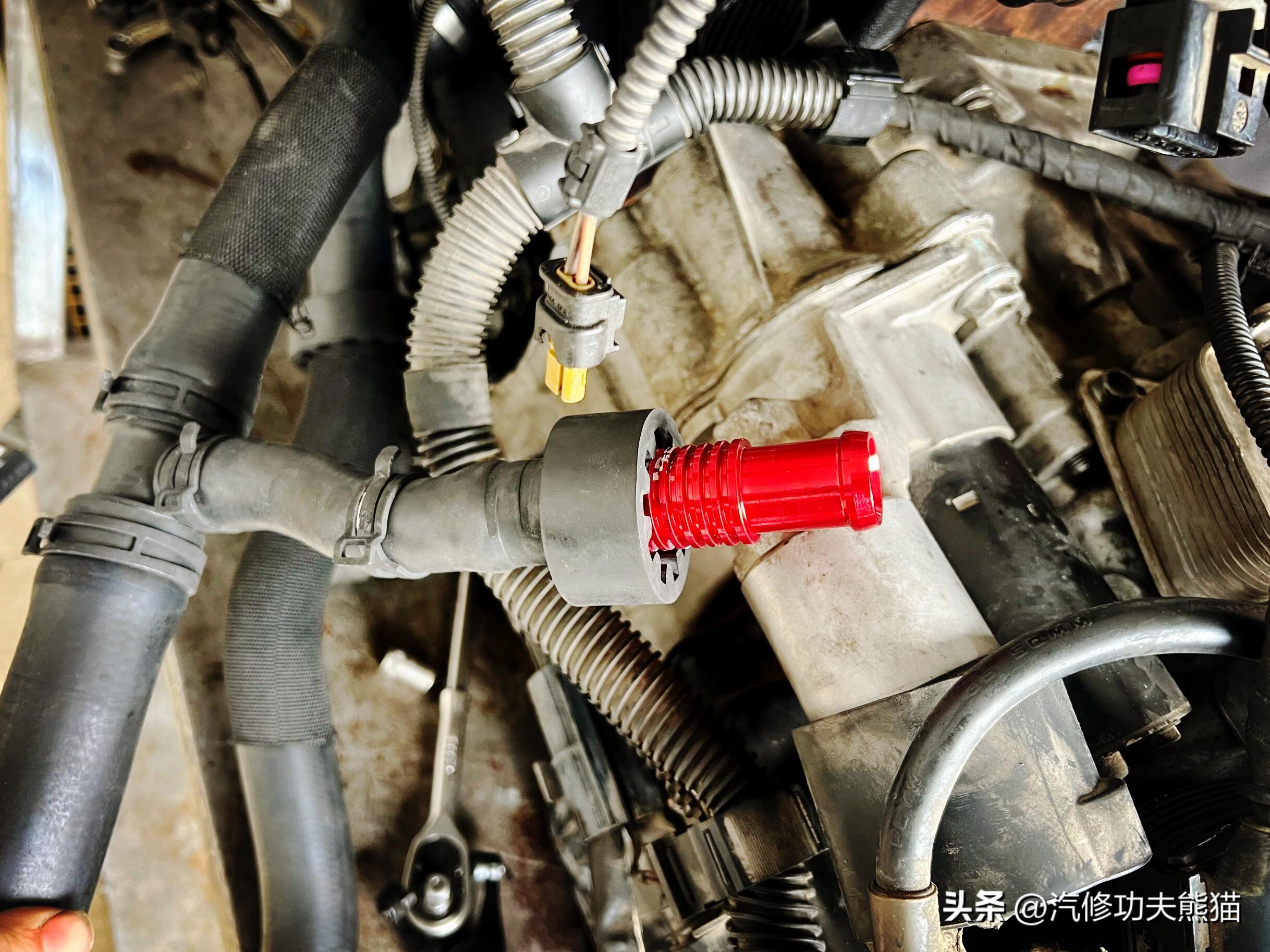 父亲老车翻新修复,父亲去世留下了的车去翻新