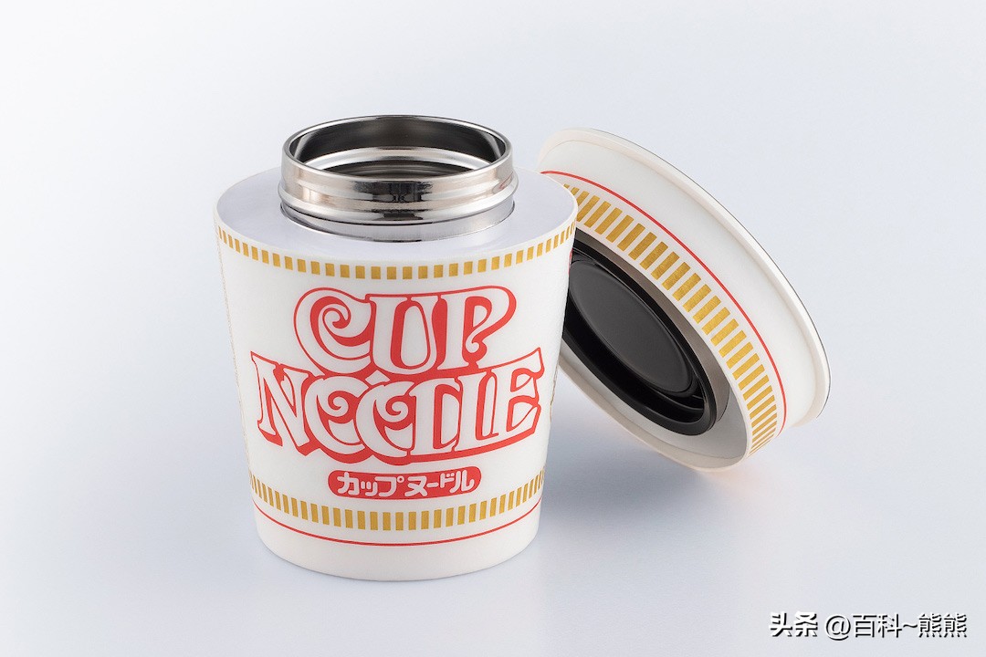 拉面杯里的“神秘肉”，画风太荒唐