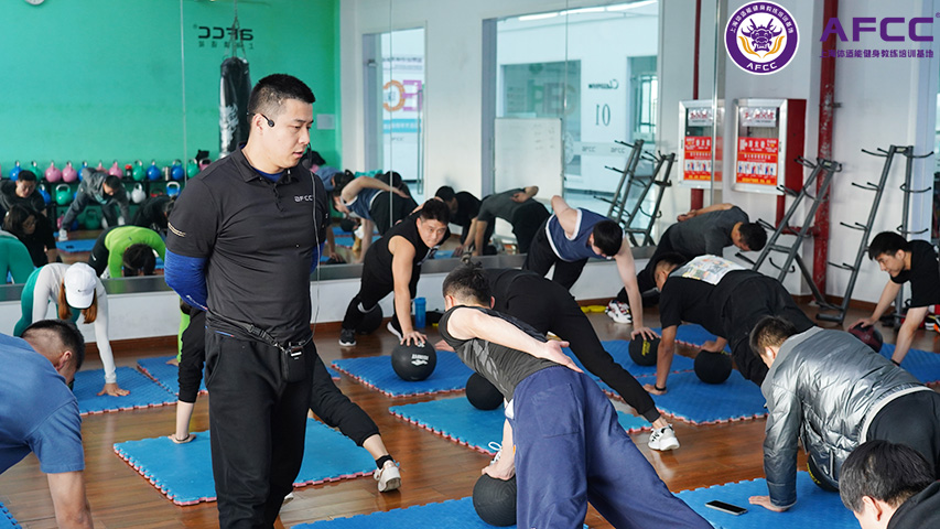 十大健身教练培训学校排行榜,健身教练私教学校排名