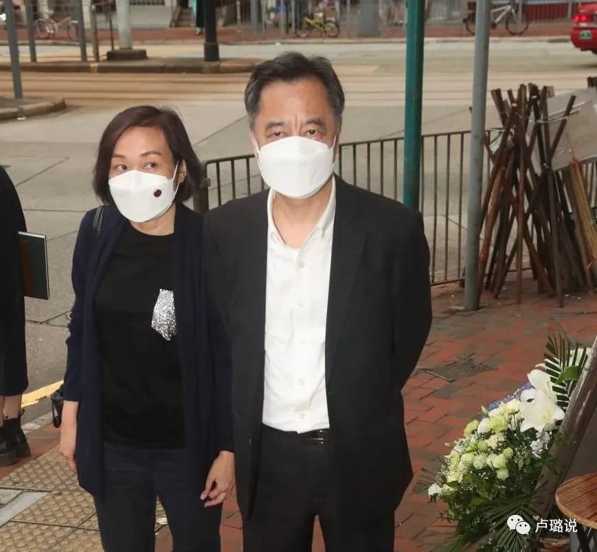 天王隐藏的“大老婆”,把持20亿财产,一生不婚不育,图的是啥?