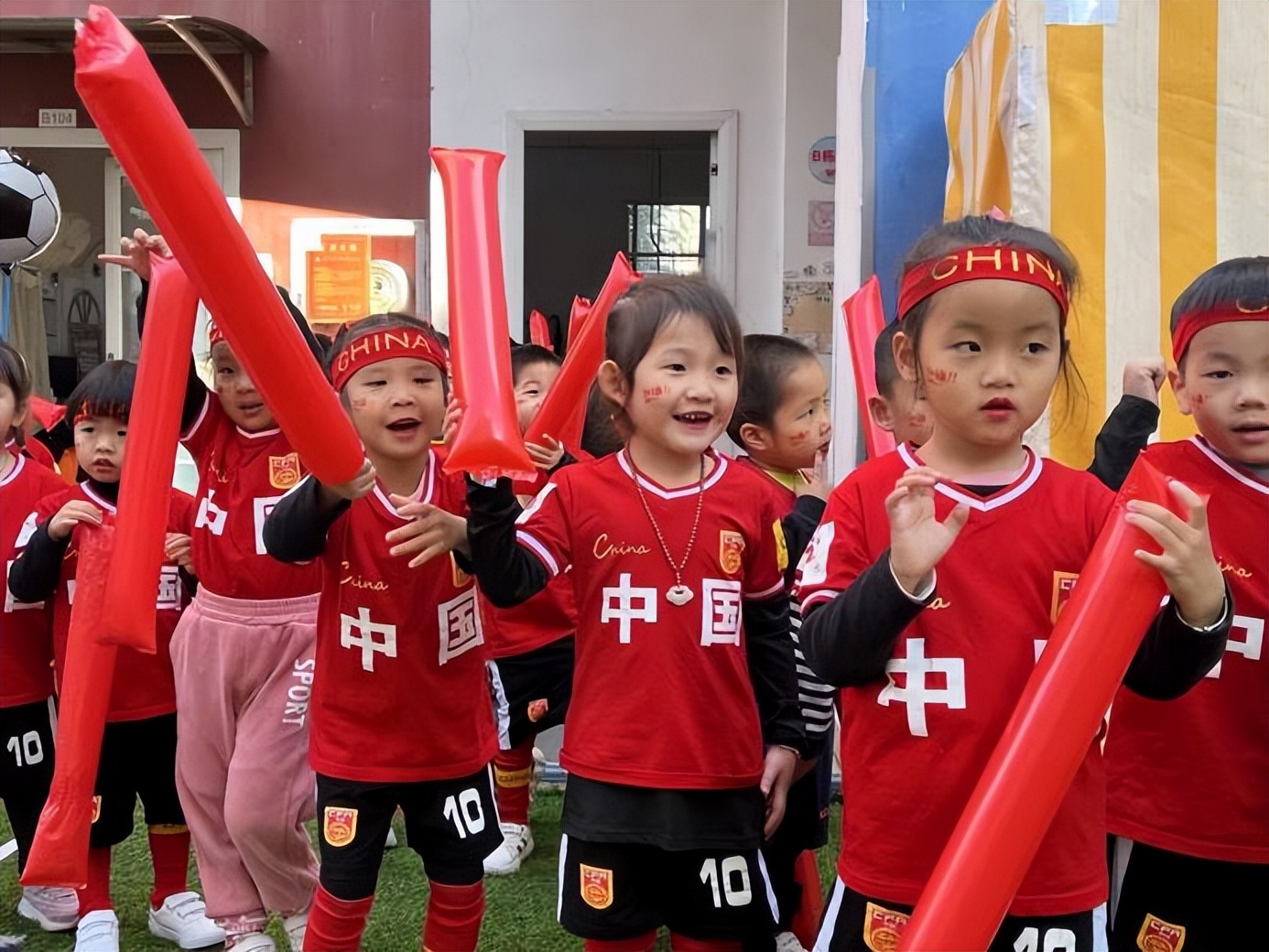 全国足球特色幼儿园创建申报报告,深圳光明凤凰塘家幼儿园