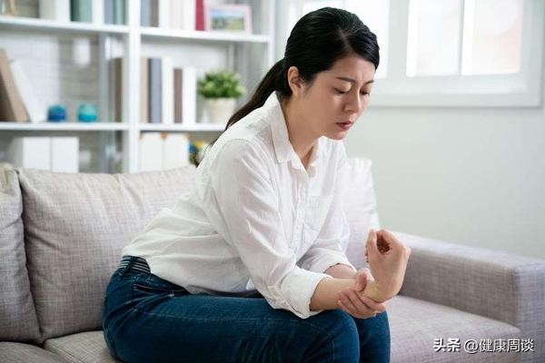产后关节痛有没有办法治疗,产后风湿检查正常为什么会关节痛