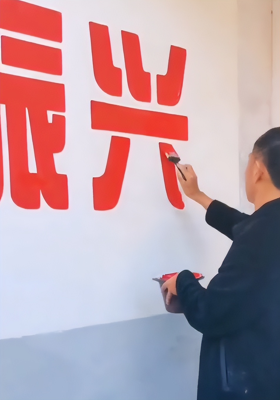 “行走的打印机”任士民：农村大叔靠写字月入过万，被央视点赞