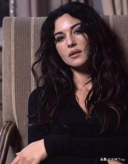 意大利女星莫妮卡贝鲁奇致命邂逅,意大利影星莫妮卡贝鲁奇照片