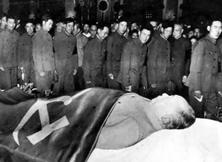 扁担少将龙开富：保卫毛主席18年，叶帅得知遗言后批准葬入八宝山