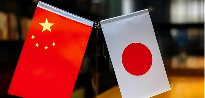 烤薯片家常做法,香甜酥脆薯片的做法