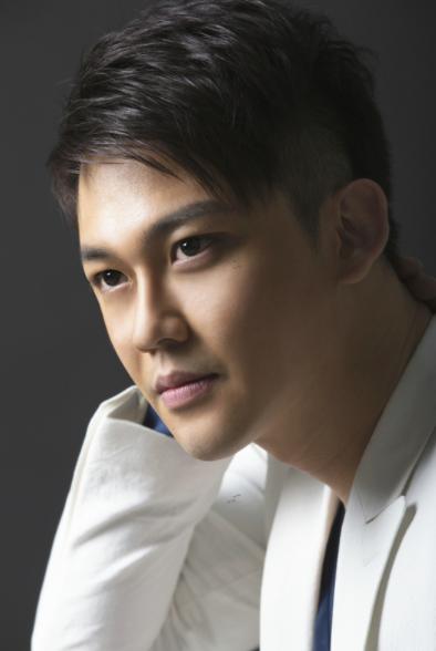 张丹峰洪欣风波后首次合体亮相,张丹峰怀柔拍戏