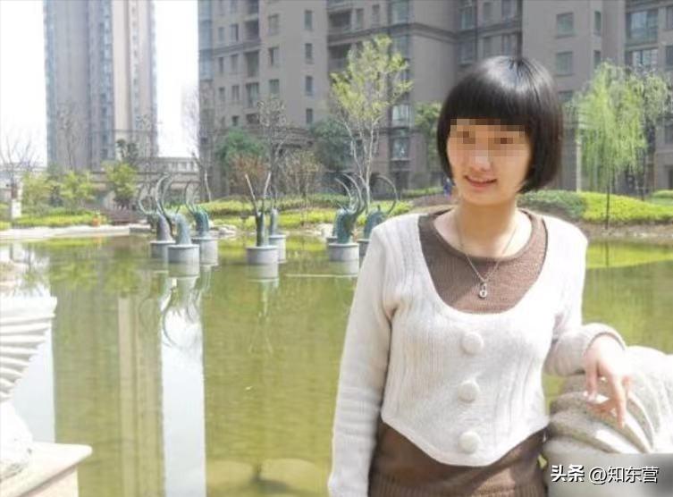 遭男友泼汽油烧伤的女孩现状,被富二代泼油毁容的女孩