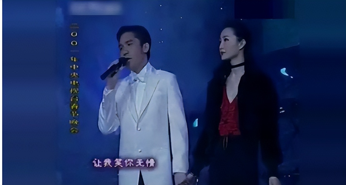 与女星演床戏疑假戏真做,妻子被拍不雅照,他是情史最单纯影帝?