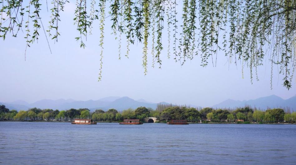 苏轼赞美晴天雨天的西湖各具美景,苏东坡眼中晴天和雨后的西湖特色