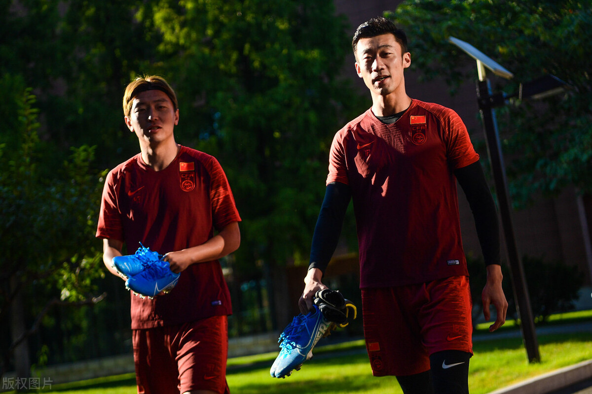 李铁张鹭被查后，海港队国脚丑闻被揭发，吕文君遭妻子炮轰