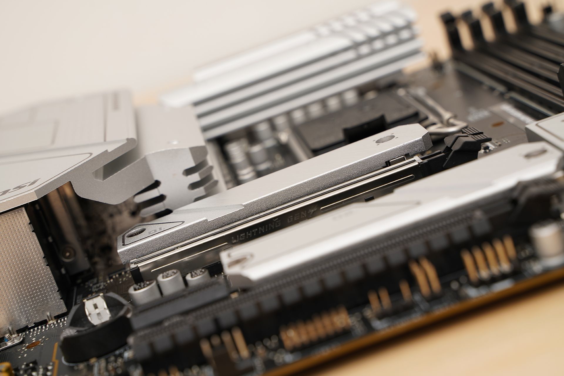 多大固态硬盘发挥最大性能,怎样提高pcie4.0固态硬盘的性能