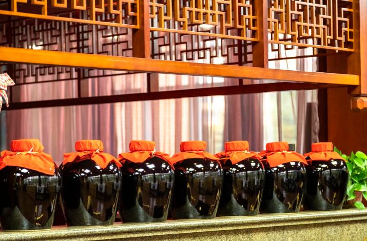 原箱白酒存酒最好的储存方法,家里怎样存酒放柜子里