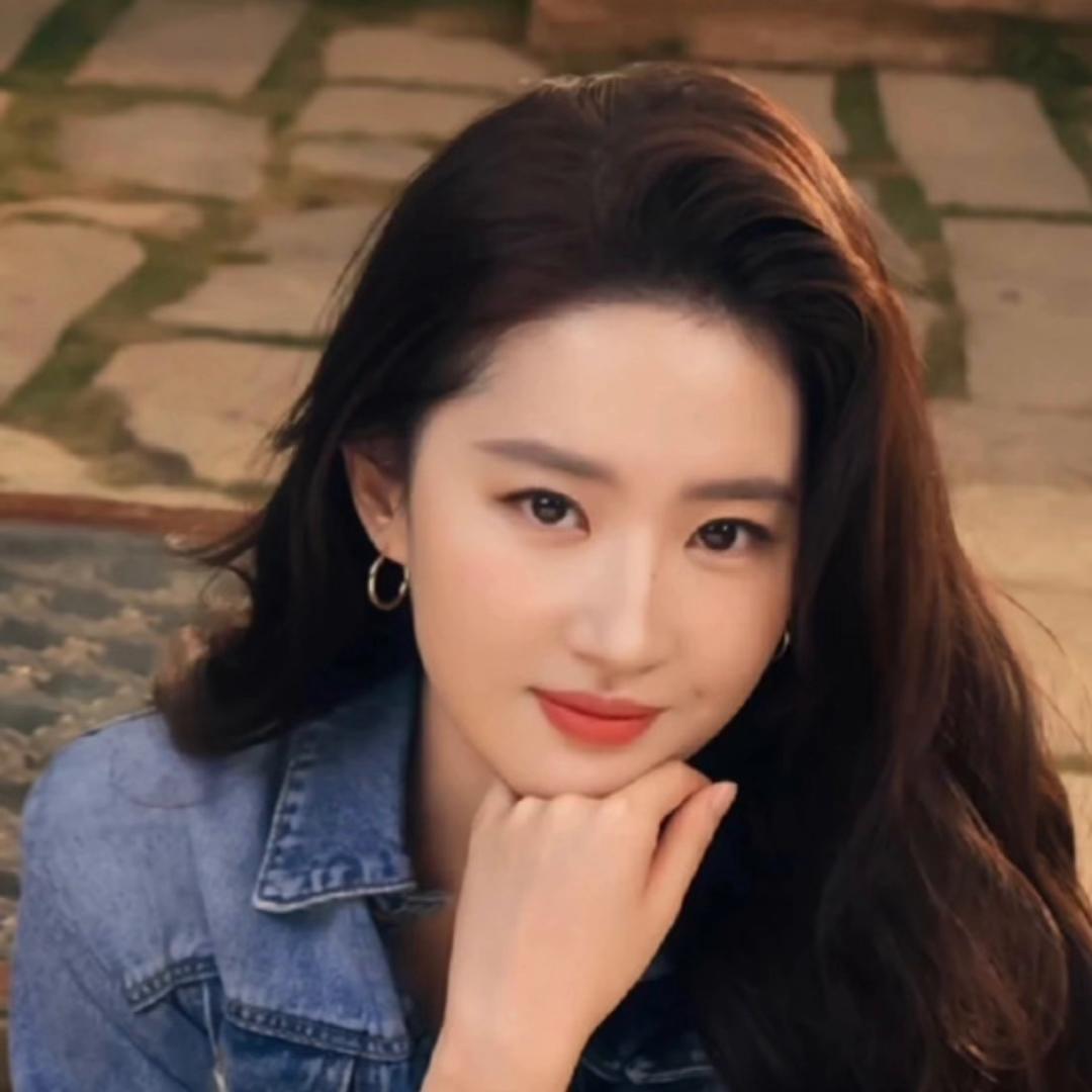 前夫带着现任一起来店里买鞋，女人的这番做法简直太厉害了...