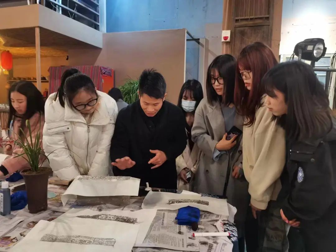 拓古传心—樊城记忆生活馆金石鉴赏传拓课堂魅力四射！