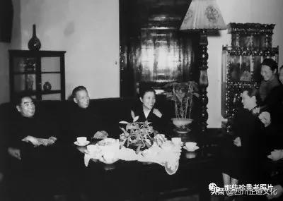 老照片纪念宋庆龄诞辰129周年