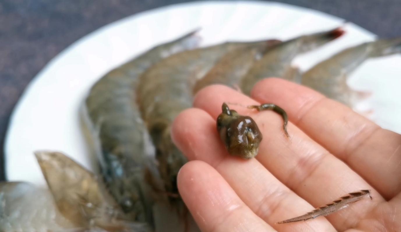 虾头可以直接处理吗,虾到底要不要把虾头去掉