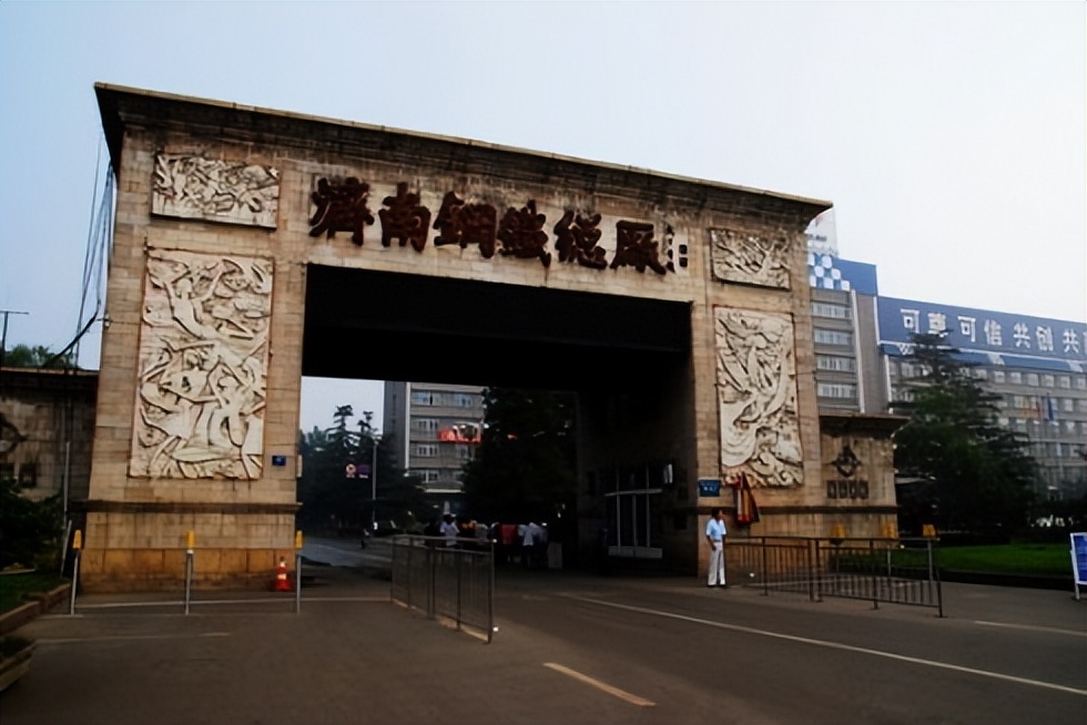 城市大战,济南和青岛比谁实力强