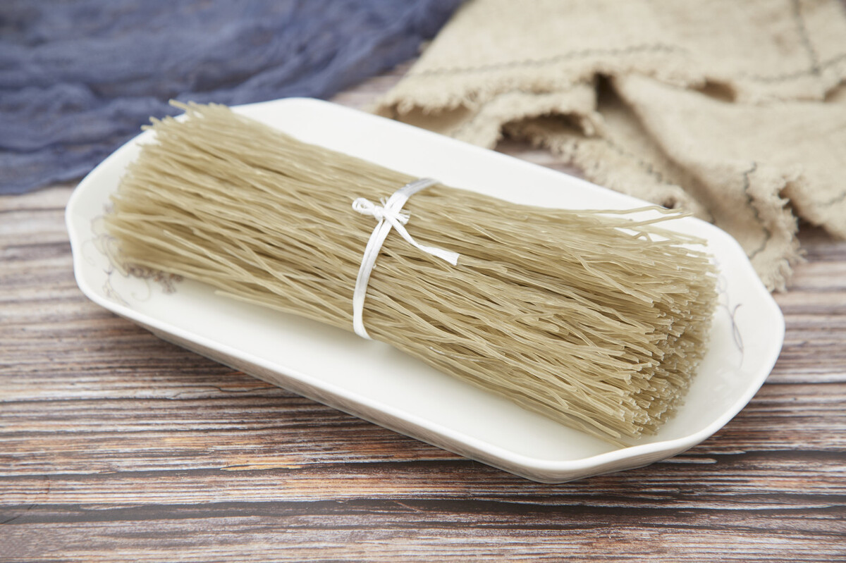 怎么辨别纯红薯粉条的真假,粉条怎样买才能买到真的红薯粉条