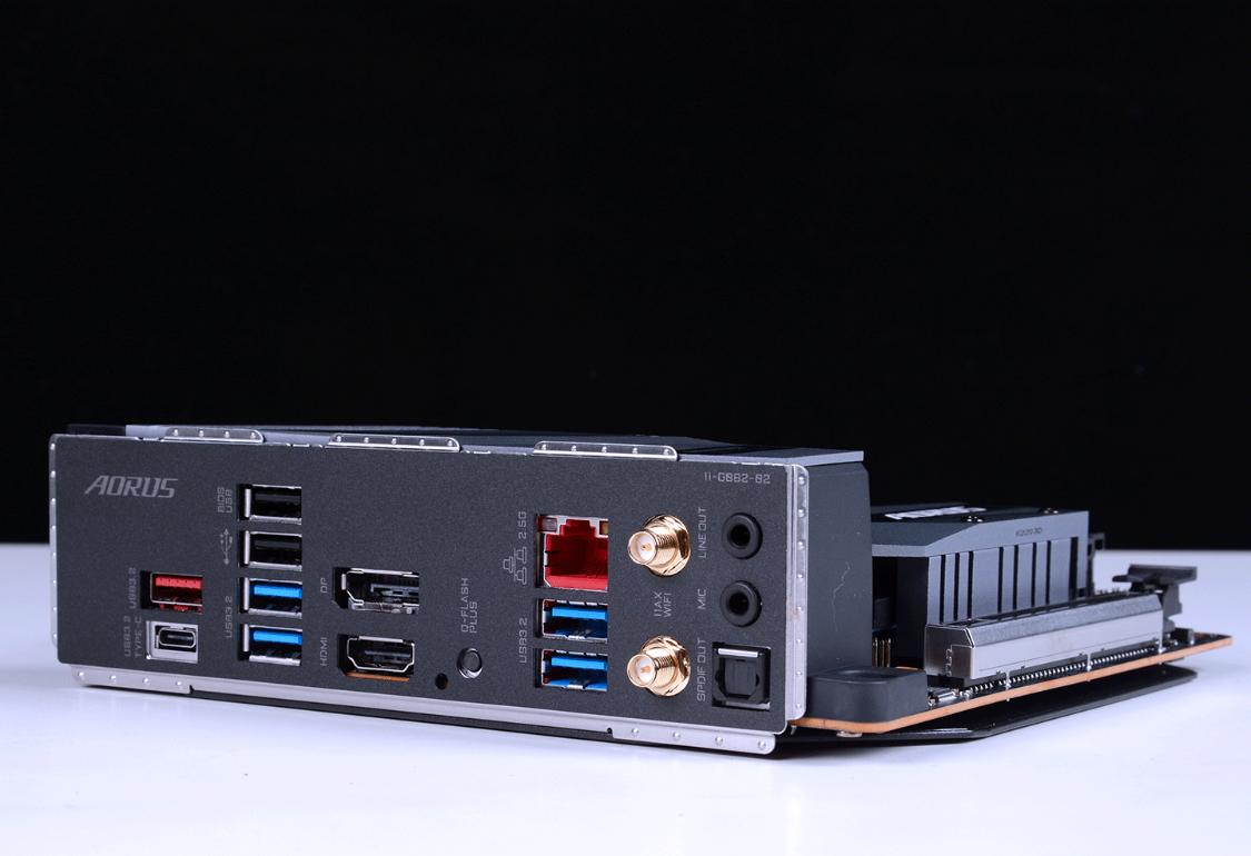 5000元itx主机加便携显示器,能吊打万元笔记本的itx主机