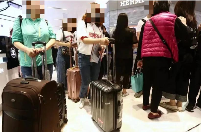 暴亏13亿，惨变空城！爆火20年的香港巨头，被内地游客抛弃了