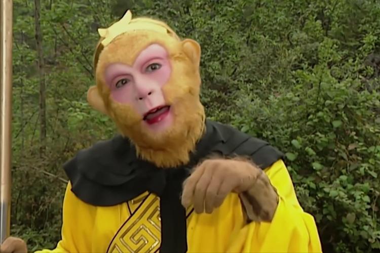 国内赚钱国外花、玩弄感情只生娃...这4位老狐狸的尾巴藏不住了？