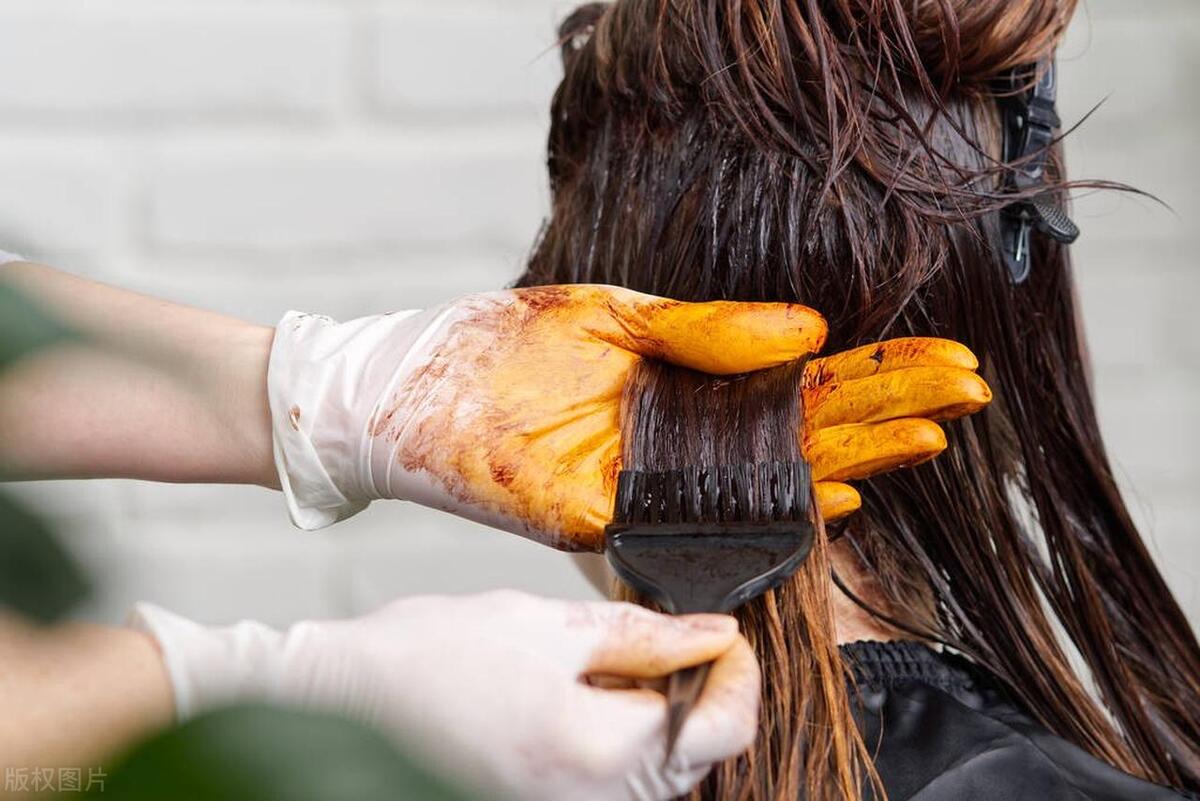 染头发盖不住白发是什么原因,染过又长出来的白发怎么补救