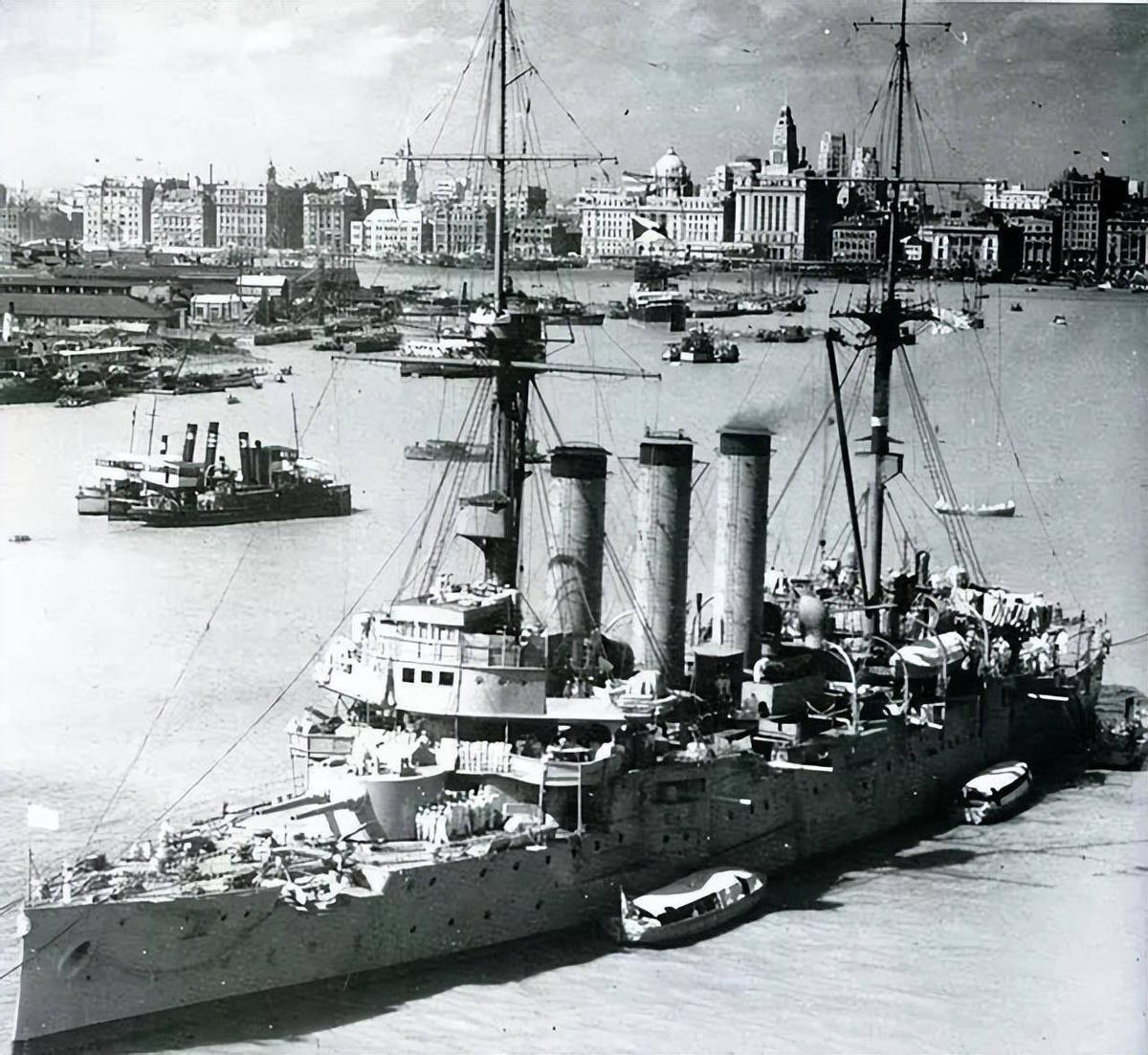 侵华日军*行暴**照片，女子为活命，脱下衣服让日本人拍摄，*辱侮**致死