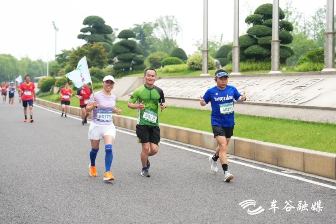 祝贺东风本田建设二十周年，两千余跑友“铁马”赛道“为爱奔跑”