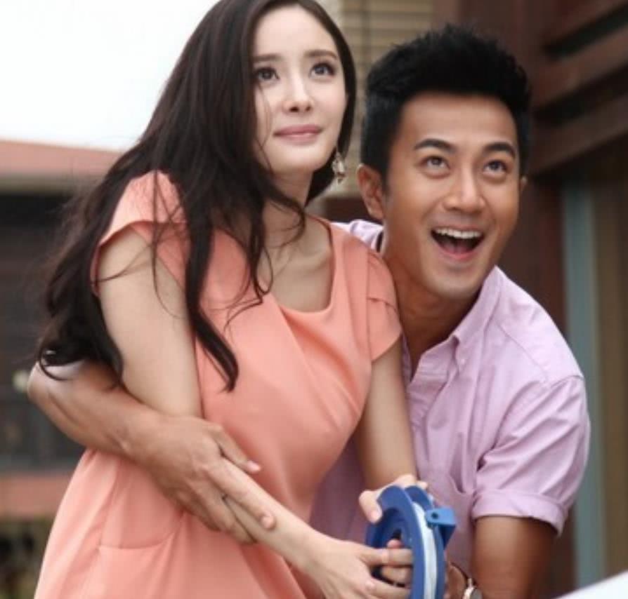 最有钱女明星刘亦菲,刘亦菲秀名贵翡翠大耳环